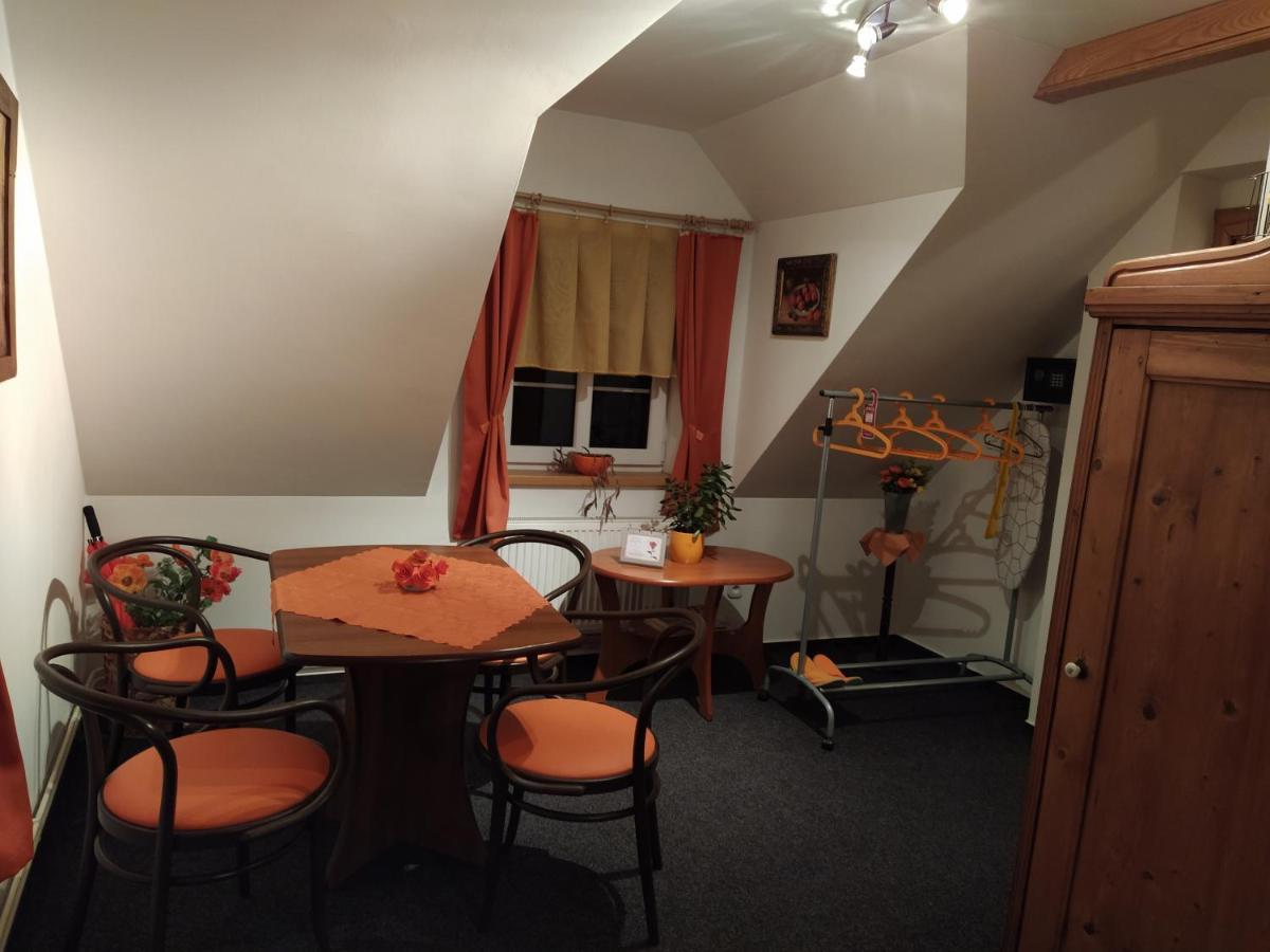 V Chaloupce * Rychnov nad Kneznou